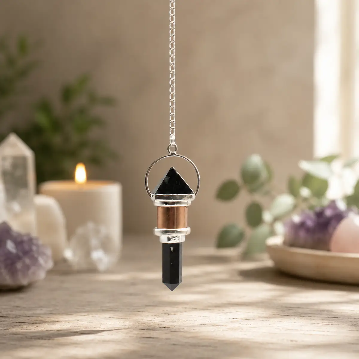 Pendel i obsidian med koppardetaljer The Night Watcher - produktbild 3