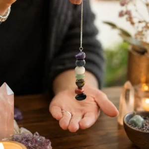Pendel med sju polerade chakrastenar - produktbild 3