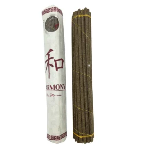 Rullat paket och bunt med handrullade tibetanska rökelsepinnar Harmony