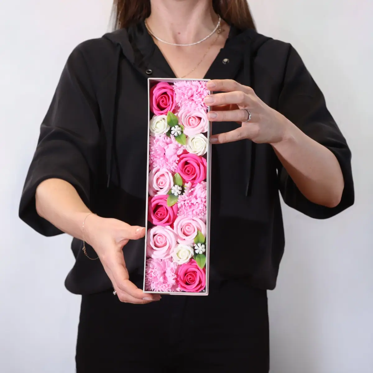 Presentask med tvåltrosor Baby Blessings i rosa - produktbild 2