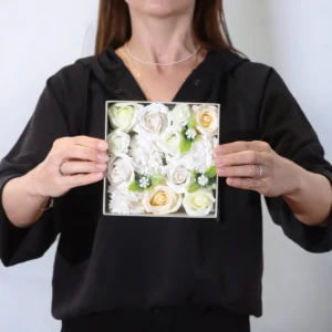 Presentask med tvåltrosor Bröllopslycka vit och elfenben - produktbild 2