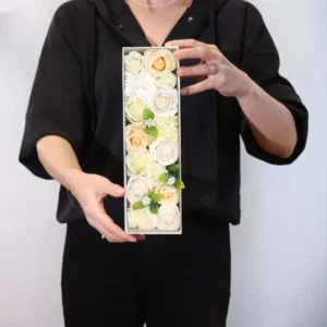 Presentask med tvåltrosor Wedding Blessings i vitt och elfenben - produktbild 2