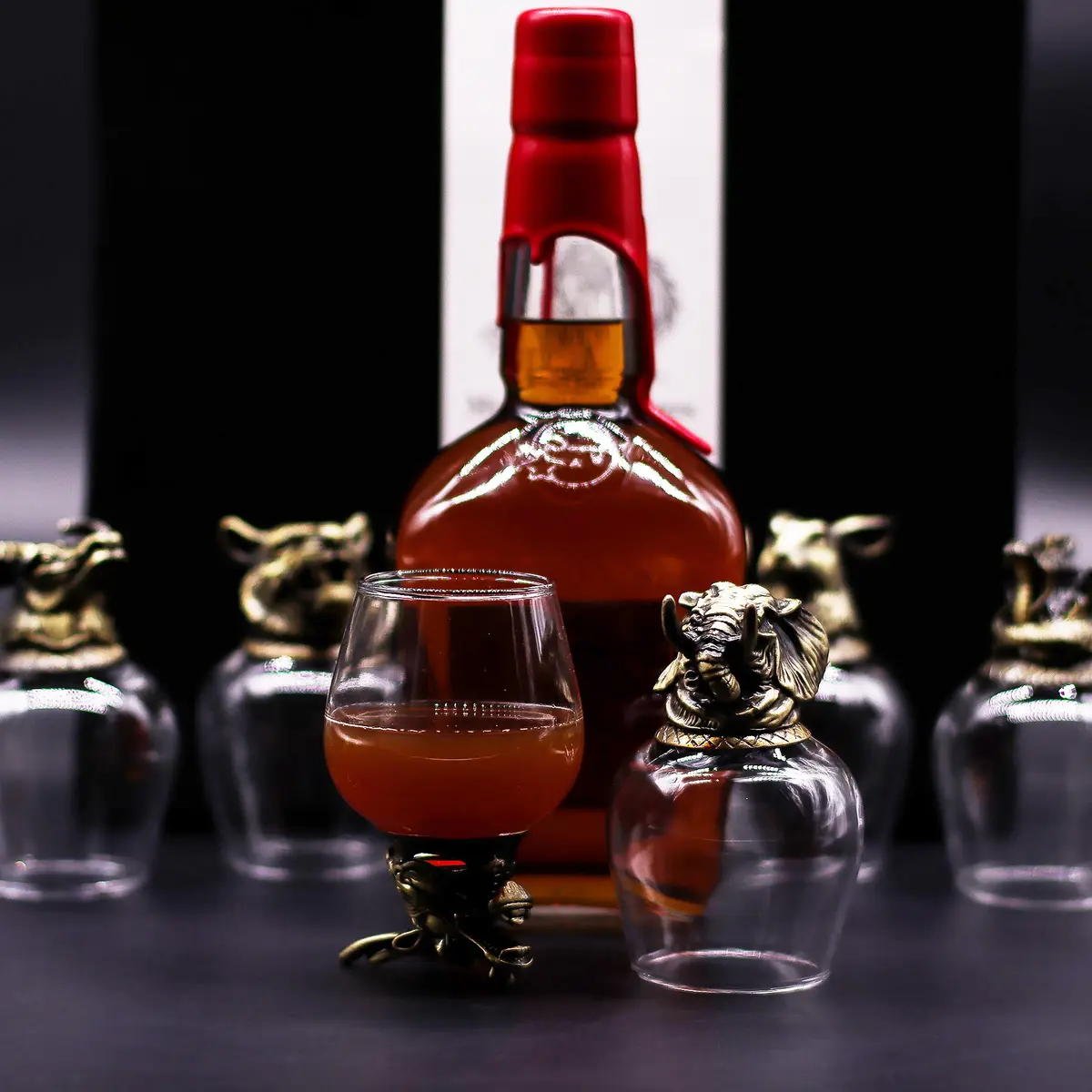 Presentförpackning med 6 snapsglas 100 ml med mystiska varelser i antik brons - produktbild 10