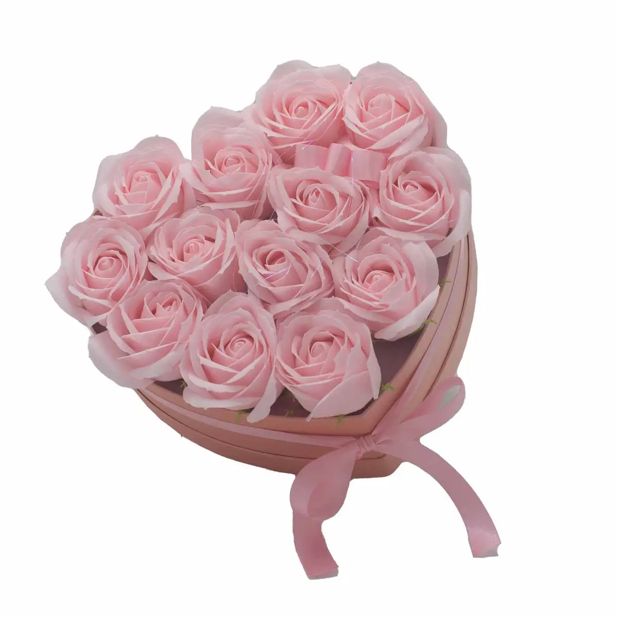 Presenttvålblomsterbukett med 13 rosa rosor i hjärtformad ask - produktbild 5