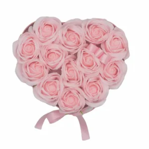 Presenttvålblomsterbukett med 13 rosa rosor i hjärtformad ask - produktbild 6
