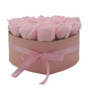 Presenttvålblomsterbukett med 13 rosa rosor i hjärtformad ask - produktbild 8