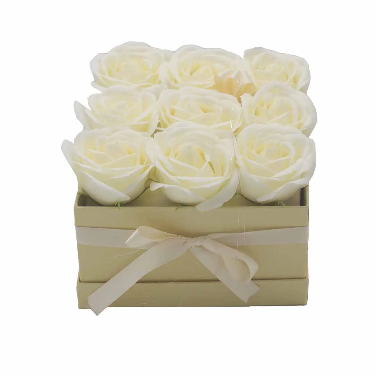Presenttvålblomsterbukett med 9 krämfärgade rosor i fyrkantig ask - produktbild 5
