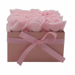 Presenttvålblomsterbukett med 9 rosa rosor i fyrkantig ask - produktbild 8