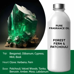 Flaska med ren doftolja Forest Fern & Patchouli bredvid grön kristall