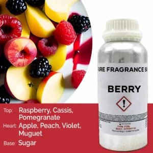 Flaska med ren doftolja Berry 500 ml och bärfrukter som hallon, svartvinbär och äpple