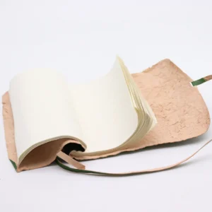 Reseanteckningsbok i läder, grön 21x15 cm, 96 sidor - produktbild 2