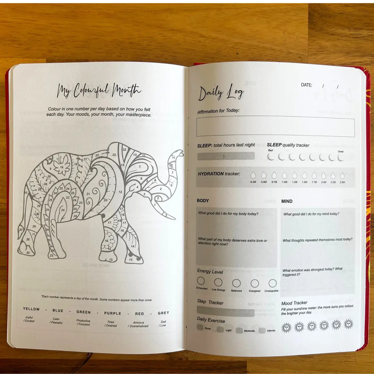 Röd wellnessjournal med guldfärgad mandala och lotus, 120 sidor - produktbild 4