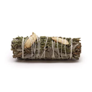 Rökelsesticka med vit salvia, ingefära och ceder bunden med tråd