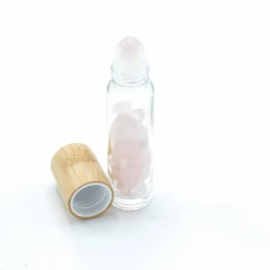 Rollerflaska för eterisk olja med rosenkvarts och trälock, 5 ml - produktbild 4