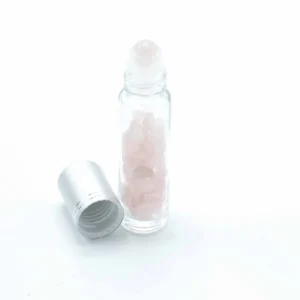 Rollerflaska med rosenkvarts och silverkapsyl för 5 ml eterisk olja - produktbild 3