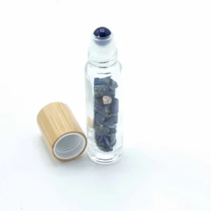 Rollerflaska med sodalit och trälock för 5 ml eterisk olja - produktbild 4
