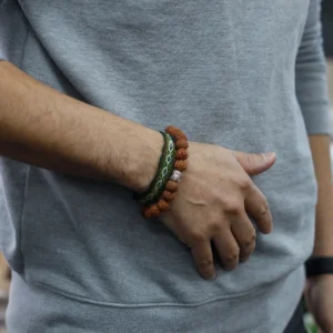 Rudraksha-armband med Buddah-hänge i brun färg - produktbild 2