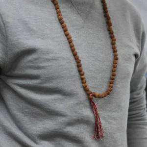 Rudraksha-mala med 108 pärlor i naturligt trä - produktbild 3