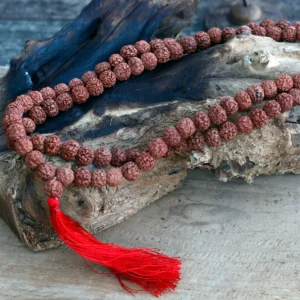 Rudraksha mala med 108 pärlor och röd tofs - produktbild 6