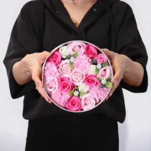 Rund presentask med tvåltrosor Baby Blessings i rosa - produktbild 2