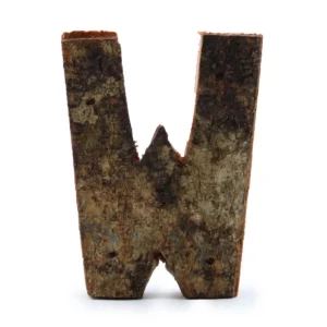 Rustik bokstav W tillverkad av naturlig bark, 7 cm hög