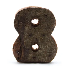 Rustik siffra formad i naturlig bark, nummer 8, 7 cm hög