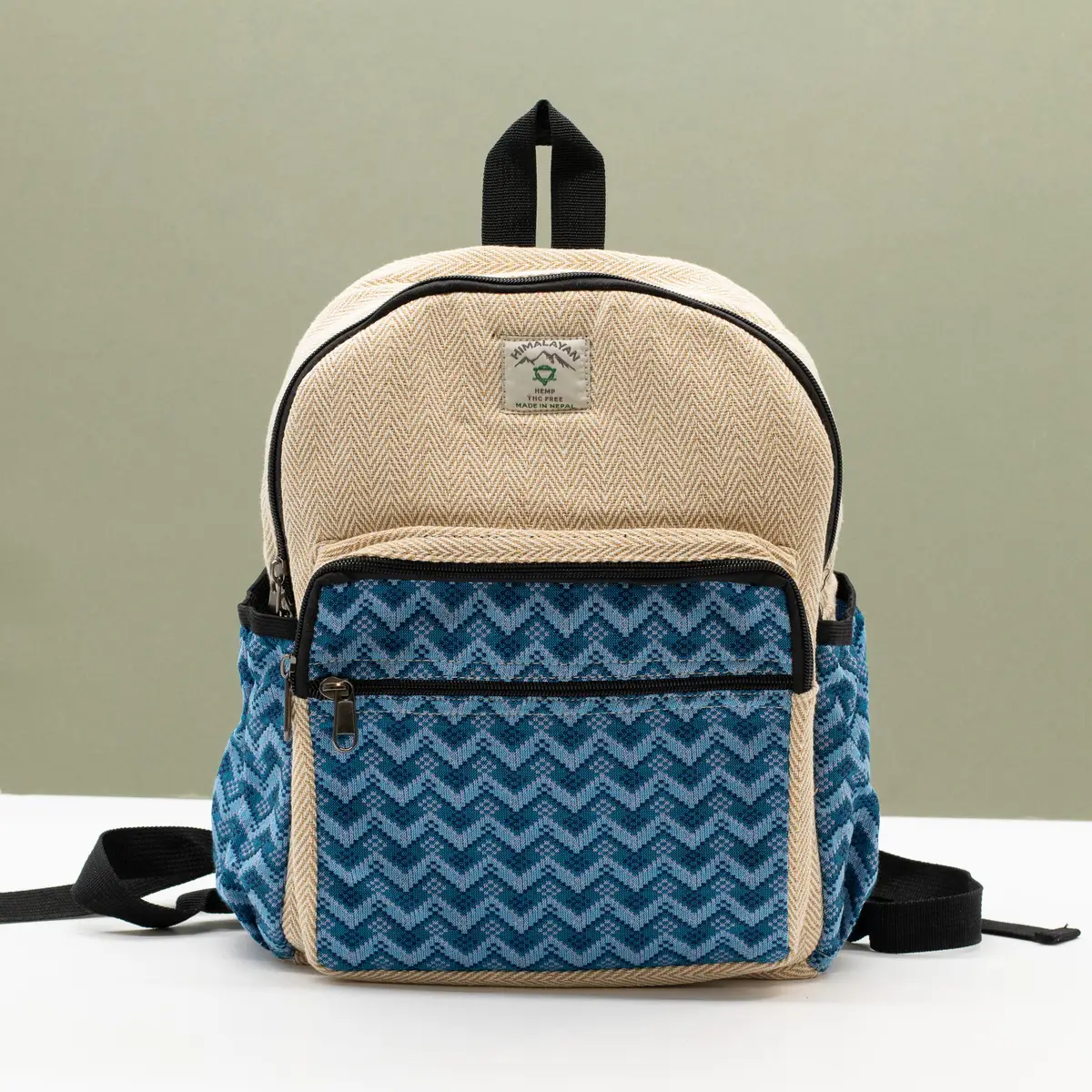 Ryggsäck i bomull och hampa med Dhaka-mönster 34x27x10 cm - produktbild 2