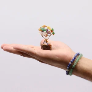 Set med 12 miniatyrträd av ädelstenar på träbas – blandad mix med 15 stenar - produktbild 2