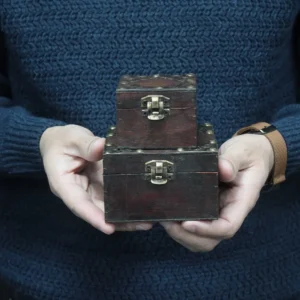 Set med 2 vintageinspirerade fyrkantiga förvaringslådor - produktbild 3