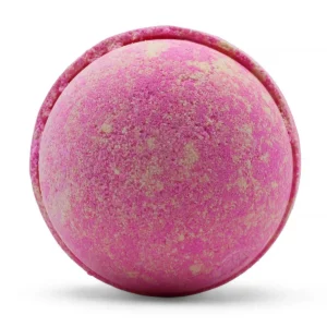Rosa badbomb med mjuka färgnyanser mot vit bakgrund
