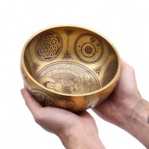Set med fyra handgjorda tibetanska klangskålar i mässing med Buddha-motiv - produktbild 4