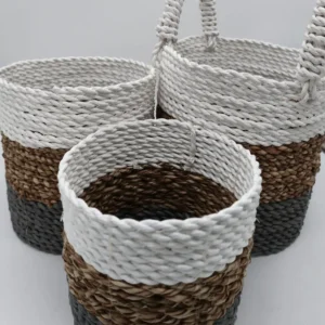 Set med handflätade korgar i sjögräs i grått, natur och vitt - produktbild 3