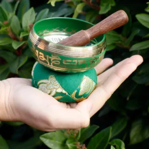Set med mini tibetansk klangskål i grön färg - produktbild 4