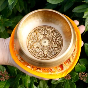 Set med tibetansk klangskål med fem buddhor 10 cm - produktbild 7