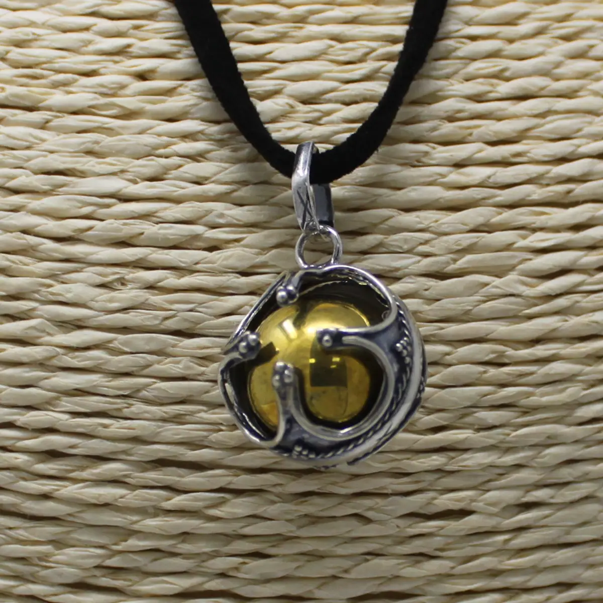 Silveränglarskällor i silver med lyckobringande halsband 16 mm - produktbild 3