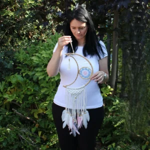 Skyddande drömfångare i makramé med månmotiv i blandade färger - produktbild 9
