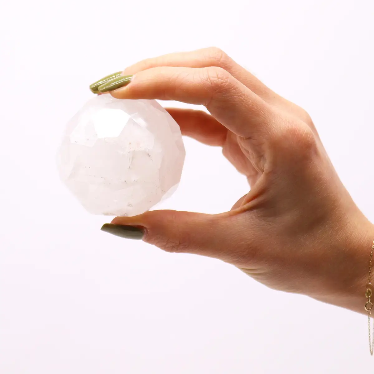 Slipad helande ädelstensboll i bergkristall med träställ - produktbild 2
