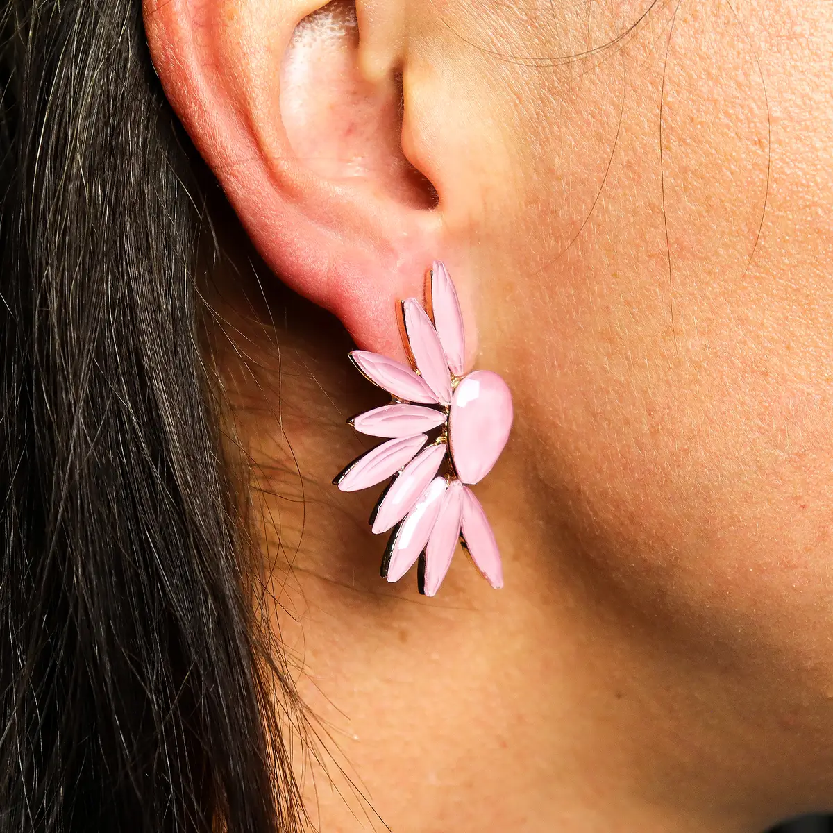 Soft Pink Vintage Glasörhängen med Änglavingar - produktbild 3