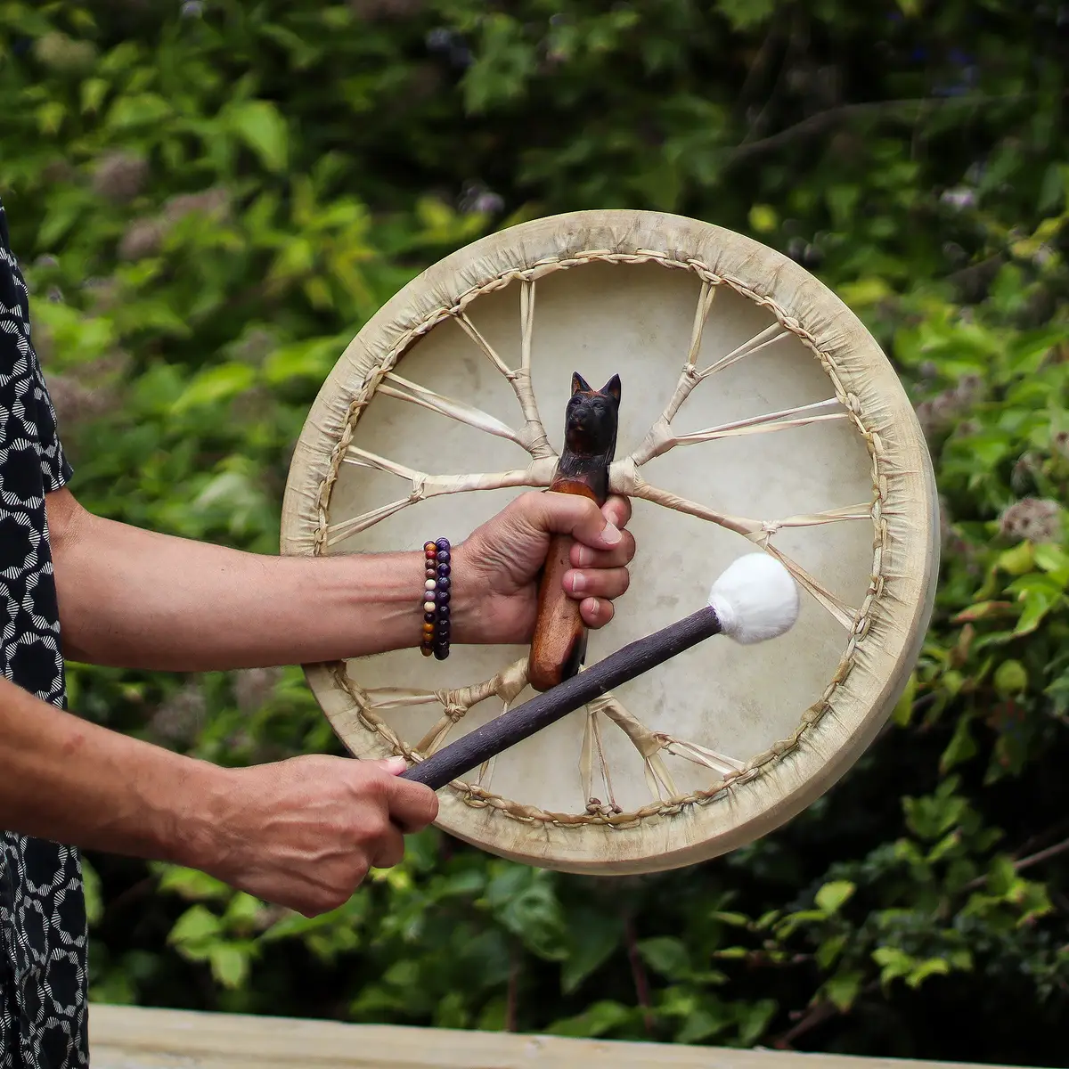 Spirit of the Wolf shamantrumma med ställbar spänning 40 cm - produktbild 2