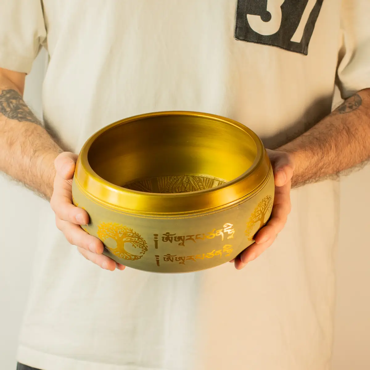 Stor aluminiumklangskål med Buddha och Livets träd i kopparfärg 19 cm - produktbild 7