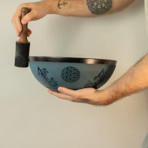Stor aluminiumklangskål med tibetansk dubbel Dorje-design, blå (27 cm) - produktbild 7