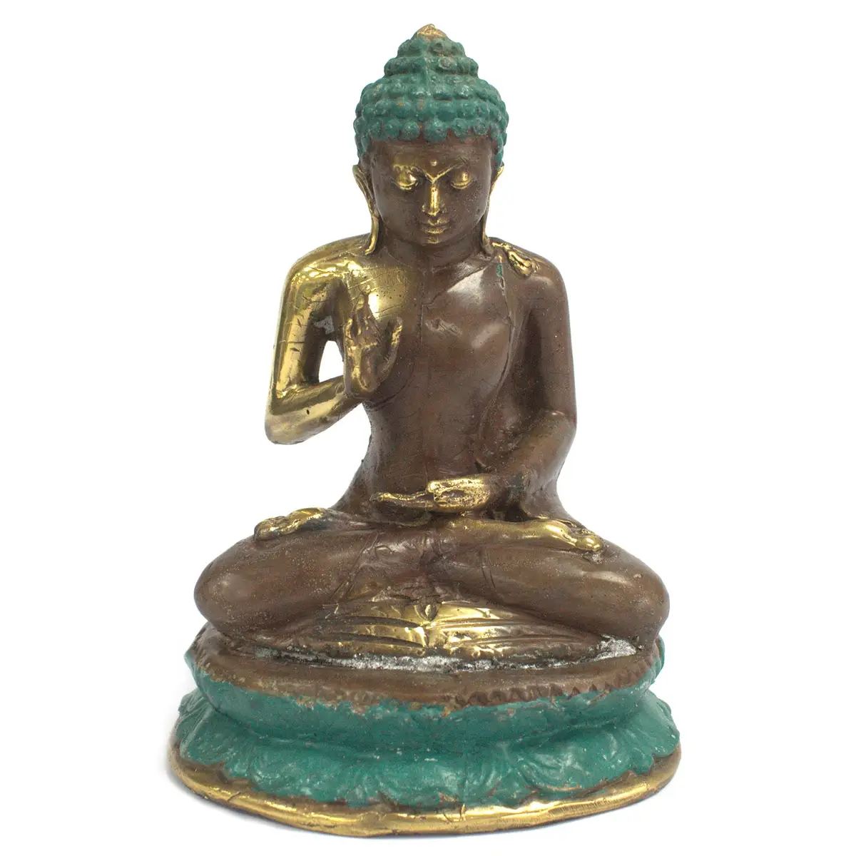 Stor sittande Buddha-figur i mässing med grön patina på basen