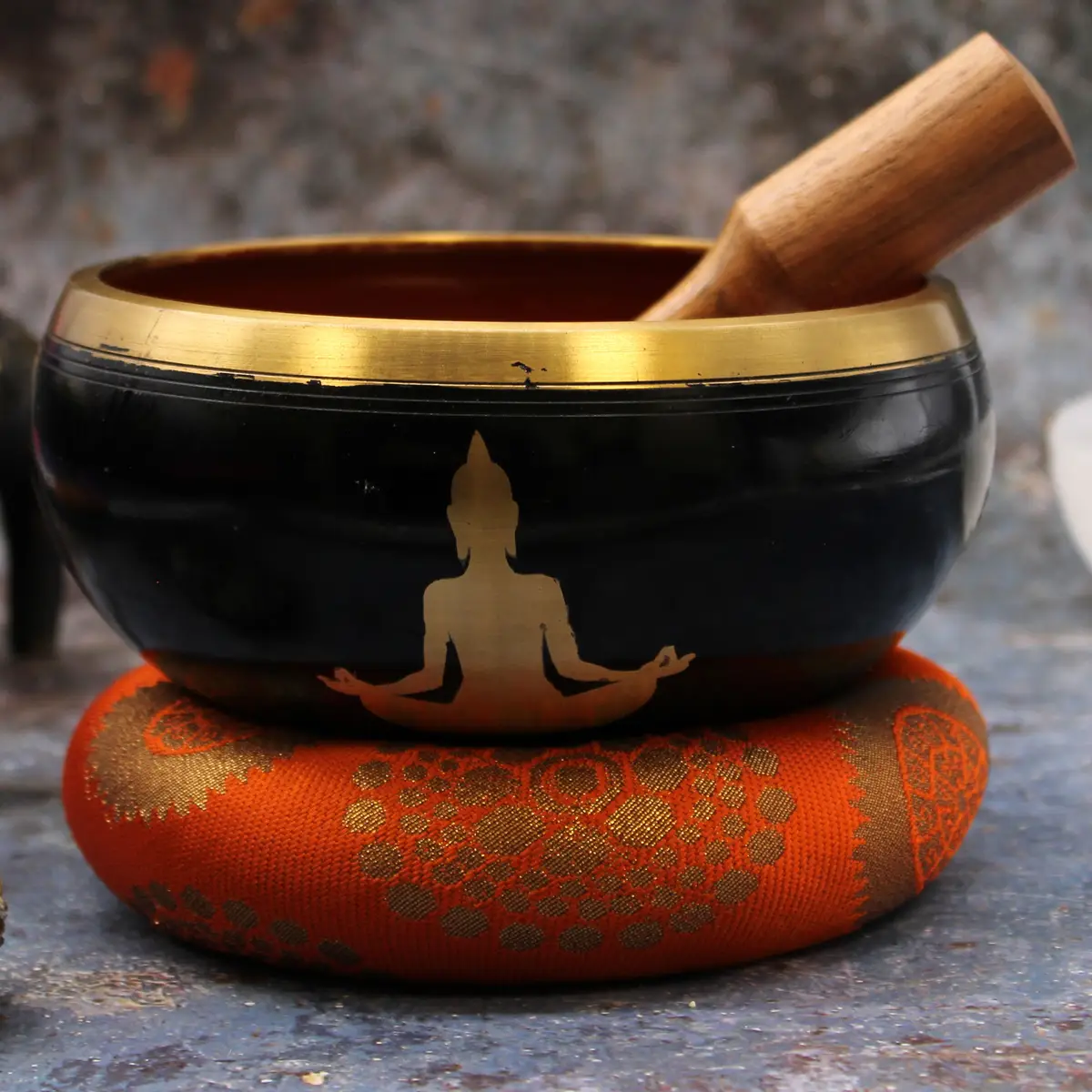 Stor tibetansk klangskål med buddha-motiv 14 cm - produktbild 7
