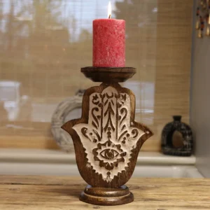 Stor träljusstake i mangoträ med Hamsa-motiv 25x18 cm - produktbild 4