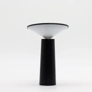 Svart bordslampa med touchfunktion och USB-C - produktbild 2