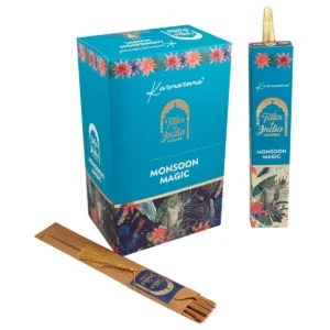 Förpackning och rökelsepinnar Tales of India Monsoon Magic med blå och blommönstrad design