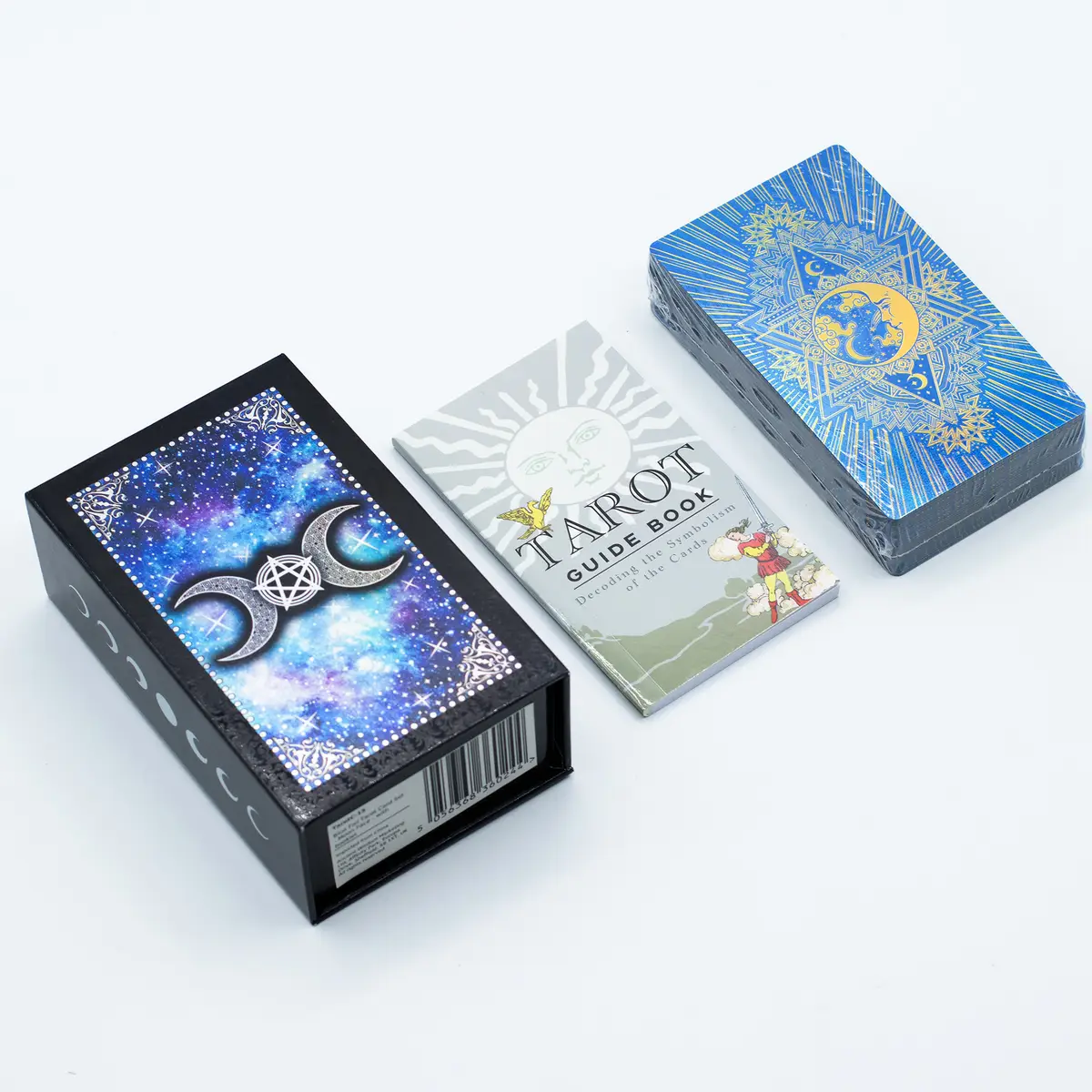 Tarotkort med blå folie och månmotiv med guidebok - produktbild 2
