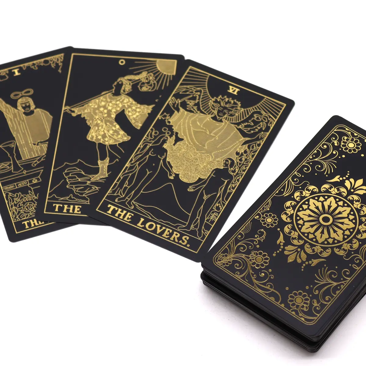 Tarotkort med guldfolie och guidebok i presentask - produktbild 3