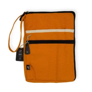 Orange teknikfodral i canvas med dragkedja och handledsrem för surfplatta