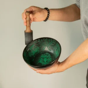 Tibetansk klangskål i aluminium med svammmotiv, 20 cm - produktbild 5
